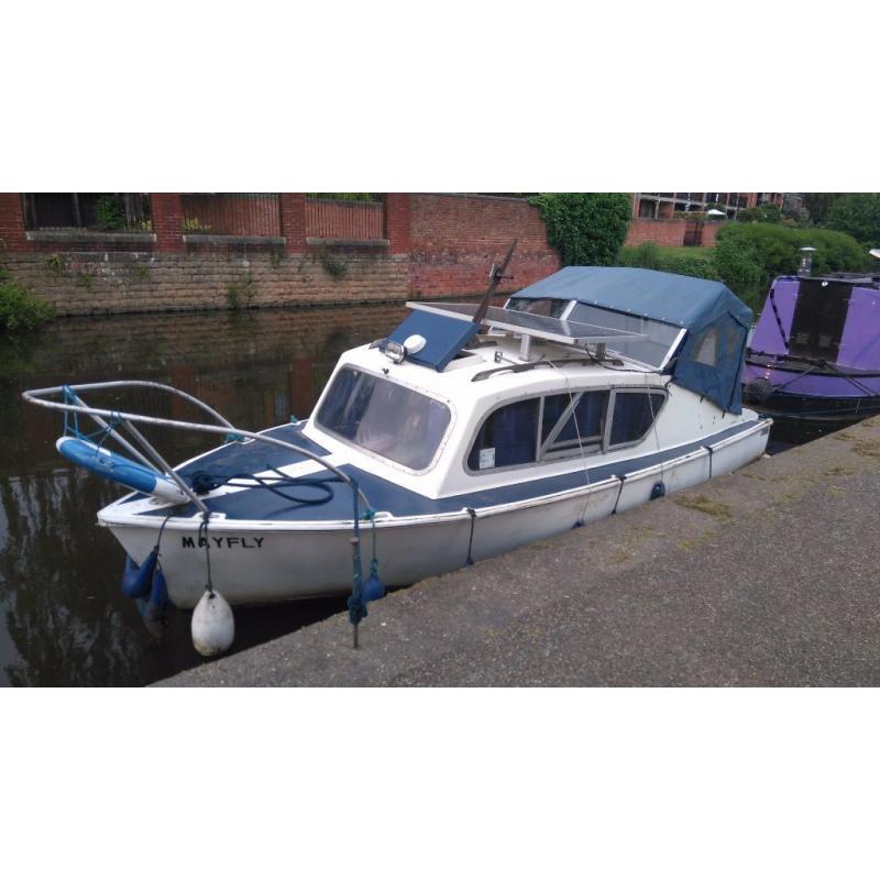 Fairline 19 foot cabin cruiser. Restoration.