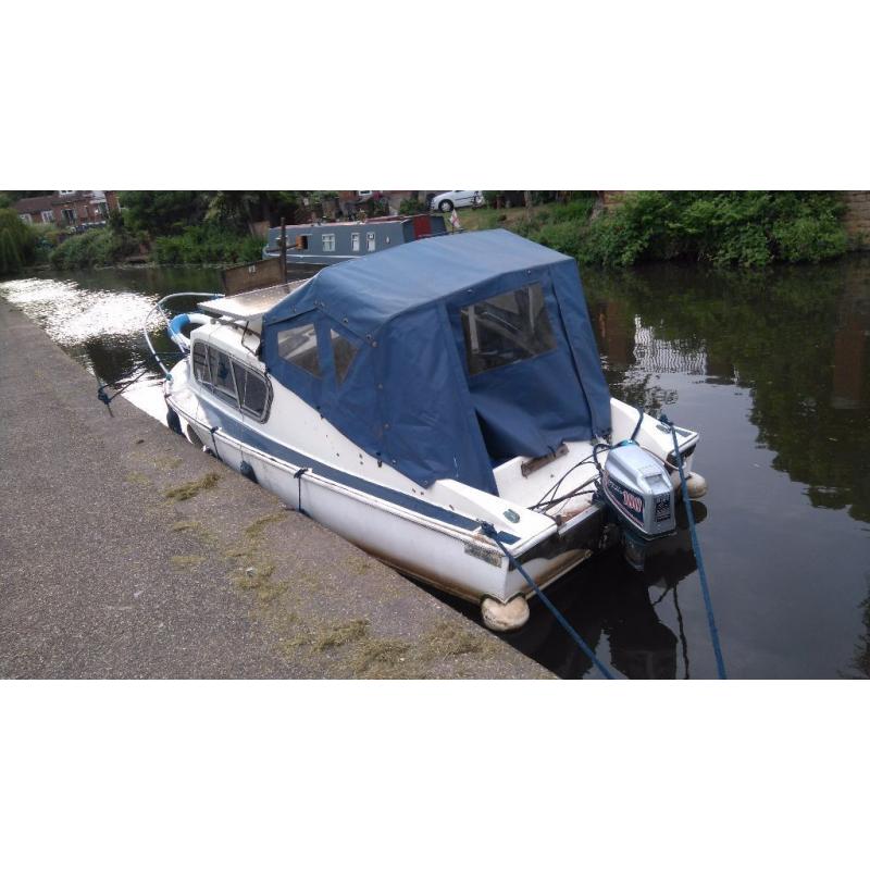 Fairline 19 foot cabin cruiser. Restoration.