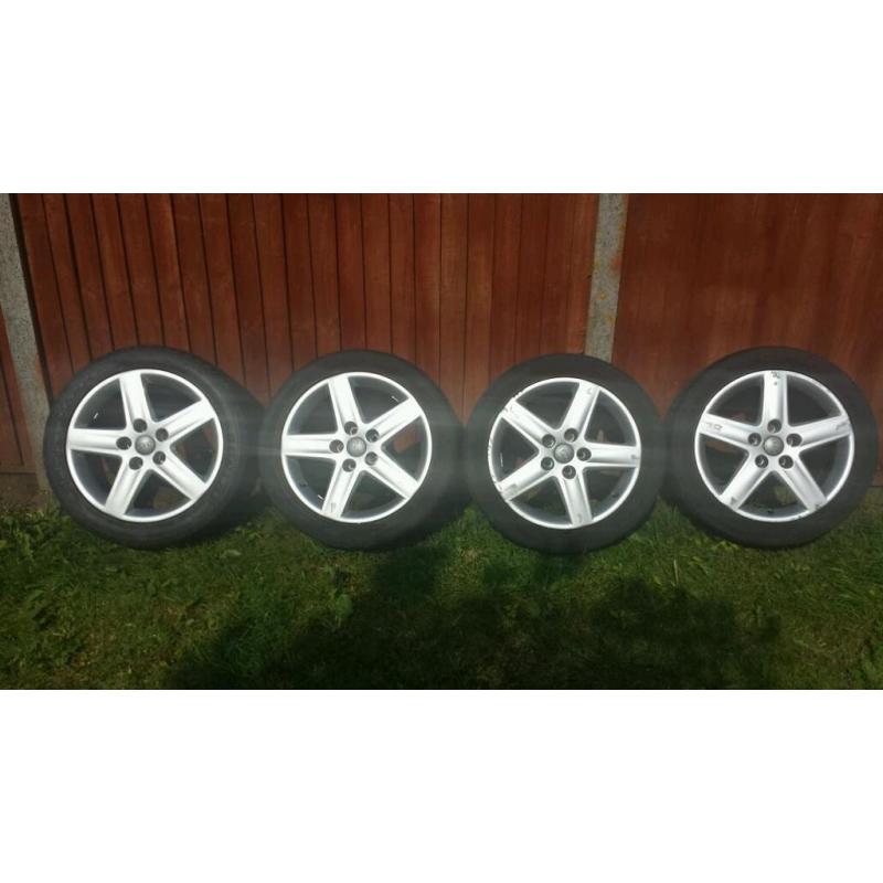 Original 17" Audi alloys.