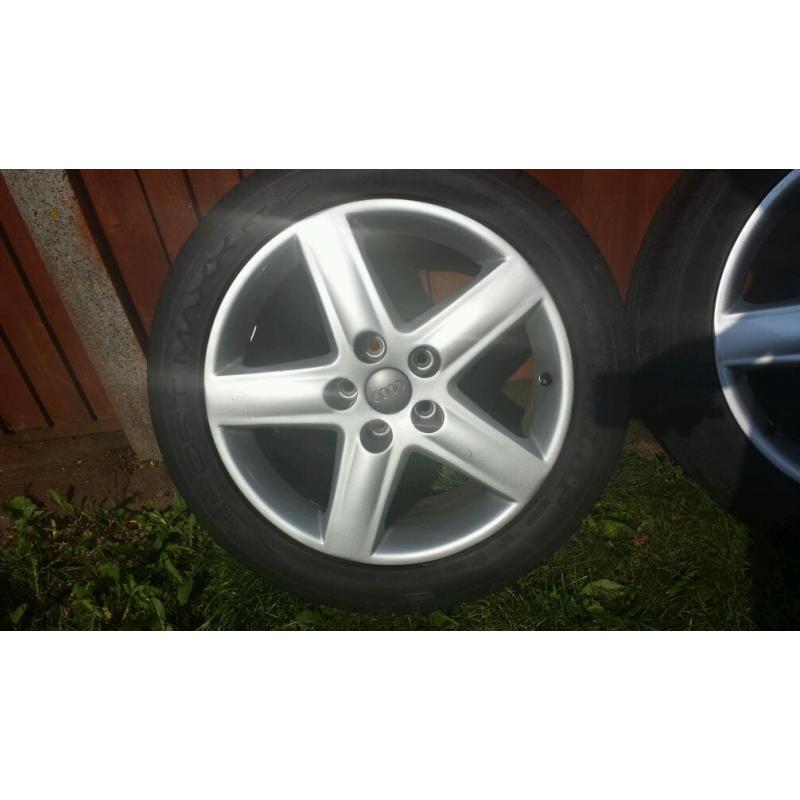 Original 17" Audi alloys.