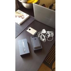 Apple iPhone 5 - 16 GB - Black and Slate (Unlocked) good condition