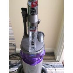 Dyson DC 25. For Sale for Parts and Sales or repair.