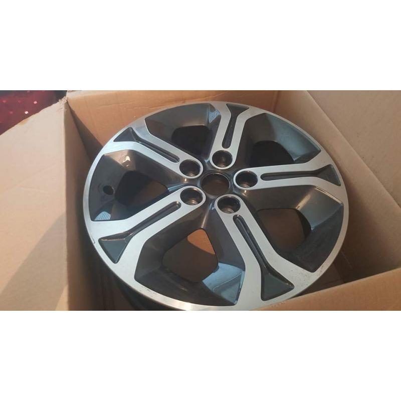 Set of 4 brand new 17 inch alloys