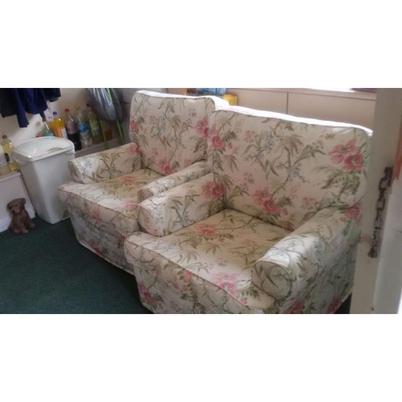 2 arm chairs great condition FREE