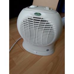 Fan heater - cool-air blow function, 2 heat settings, thermostat control and safety cut-out function