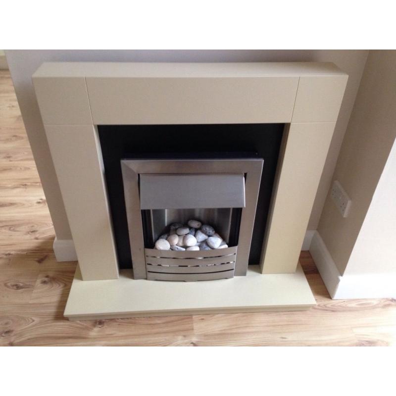 Electric Fire with built in surround