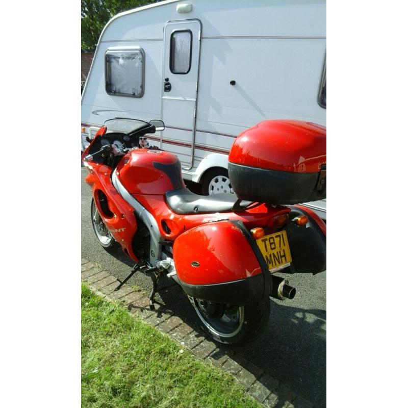 triumph sprint ST 955i with full 3 box triumph luggage system