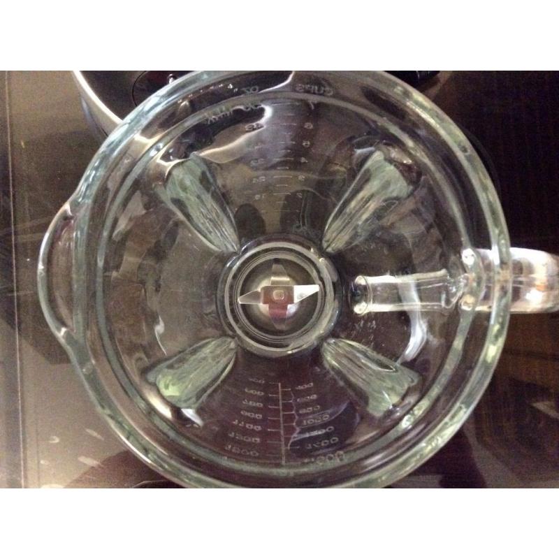 Electric food blender, great for smoothies and soups etc, excellent condition