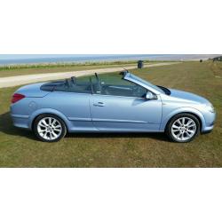 Vauxhall Astra 1.8L Twin Top Convertible