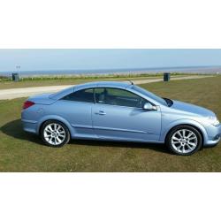 Vauxhall Astra 1.8L Twin Top Convertible