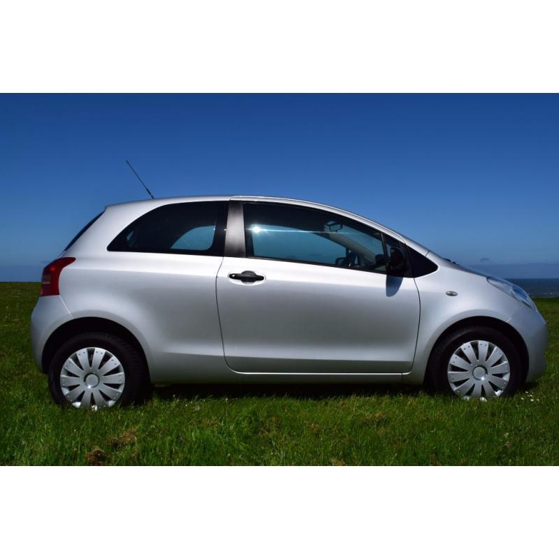 Toyota Yaris 1.0 VVT-i T2, GREAT CAR, 6 MONTHS, WARRANTY & AA COVER, 57 MPG, CHEAP TAX & INSURANCE.