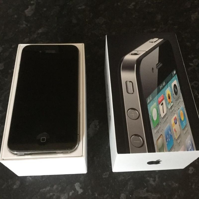 iPhone 4 black and silver (UNLOCKED)