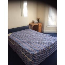 Large fully furnished room for rent off Smithdown !