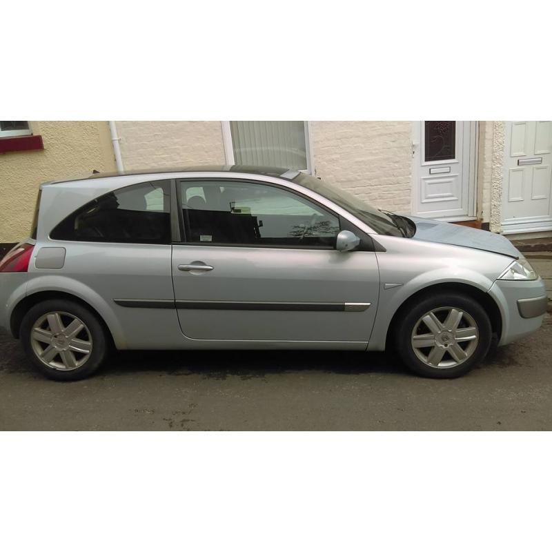 54 Renault Megane Dynamique DCI 1.5 manual with Electric Panoramic roof