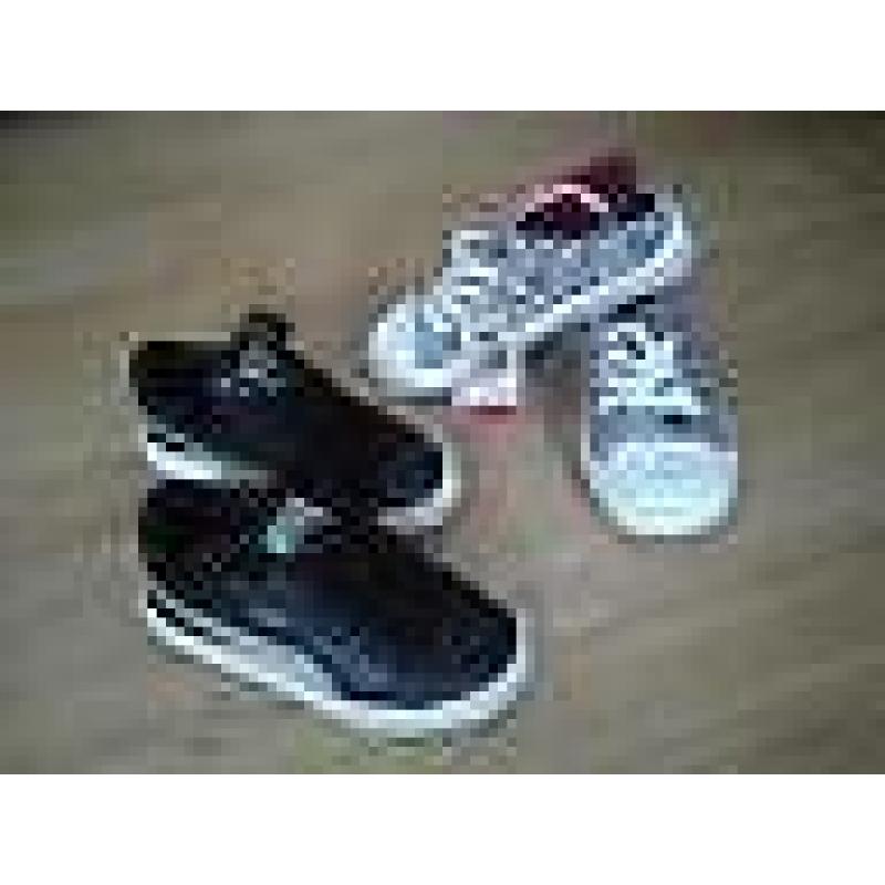 BOYS BLACK TRAINERS SIZE 10 GIRLS ID DAPS SIZE 12