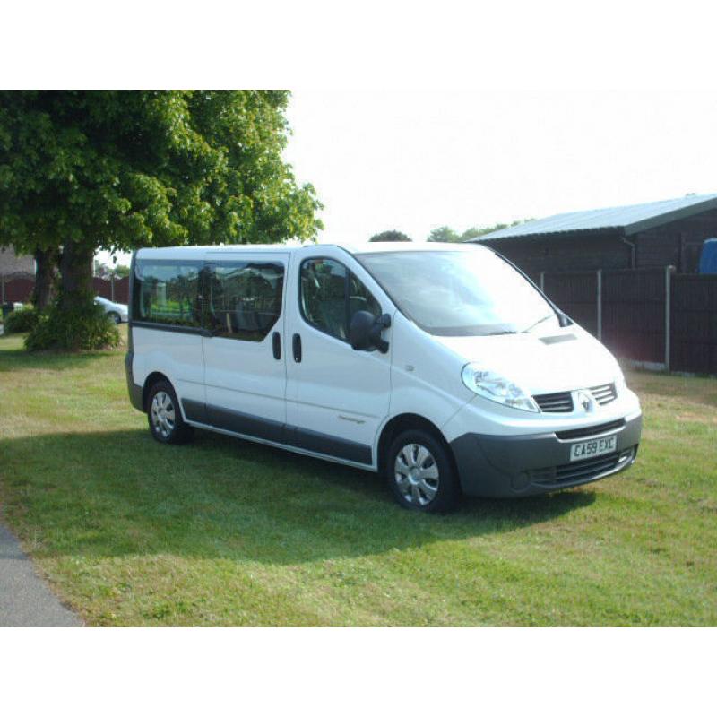 Renault TRAFIC LL29 DCI 115 9 seat minibus