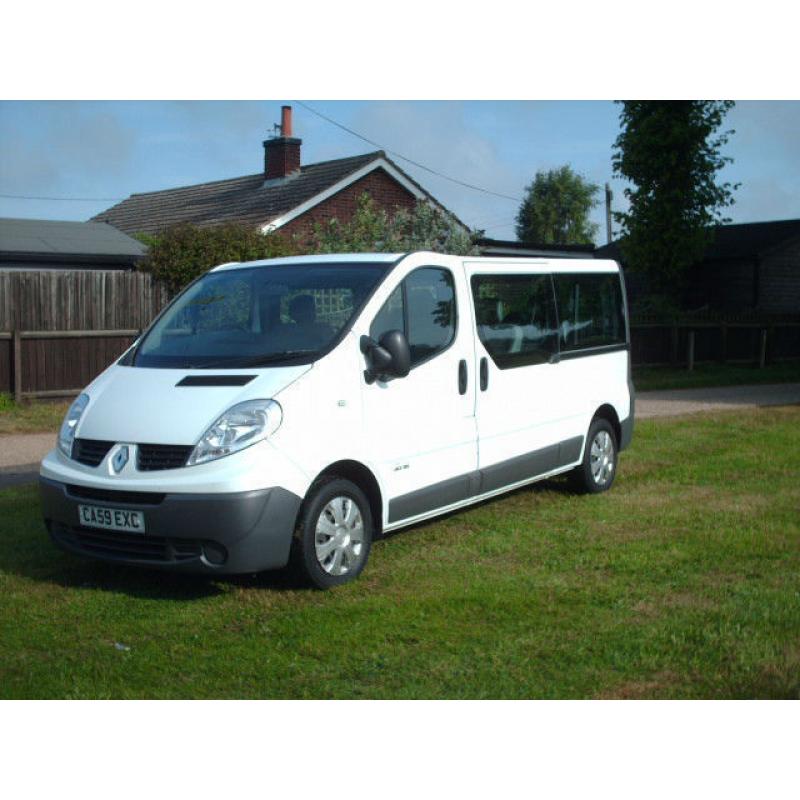 Renault TRAFIC LL29 DCI 115 9 seat minibus