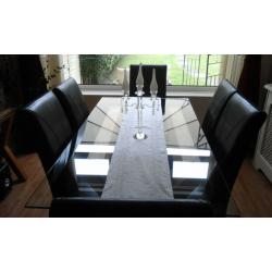 Oak and glass dinning table with 6 chairs