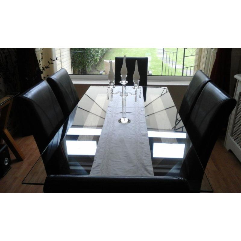 Oak and glass dinning table with 6 chairs