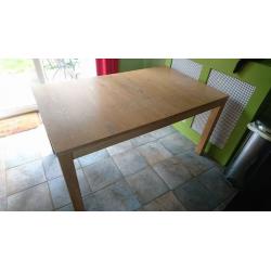 Extendable Oak Veneer dining table to seat 6 -8 people