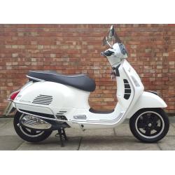 Vespa GTS 300, Immaculate condition ONLY 2255 miles