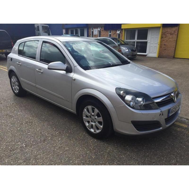 2005 Vauxhall Astra 1.8 i 16v Club Hatchback 5dr Petrol Automatic (197 g/km, 123