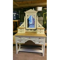 Gorgeous Gothic Dressing Table