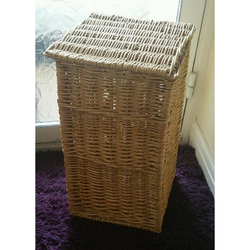 Wicker laundry basket