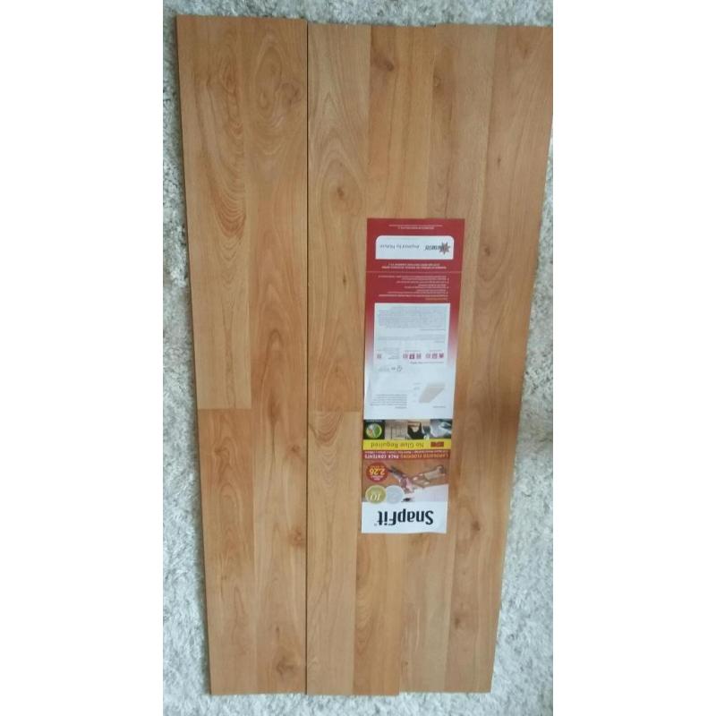 Snapfit laminate flooring