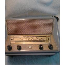 Stella. Grey bakalite table top radio