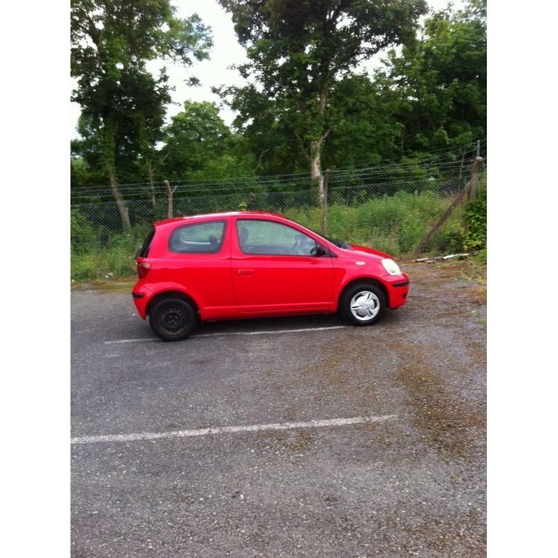 Yaris 1.0 very Lowe miles ,4 new wheels trims to come one missing