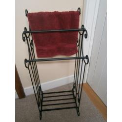 Ornate Vintage Black Metal Free Standing Scroll Tripple Towel Rail & Base Shelf BRAND NEW