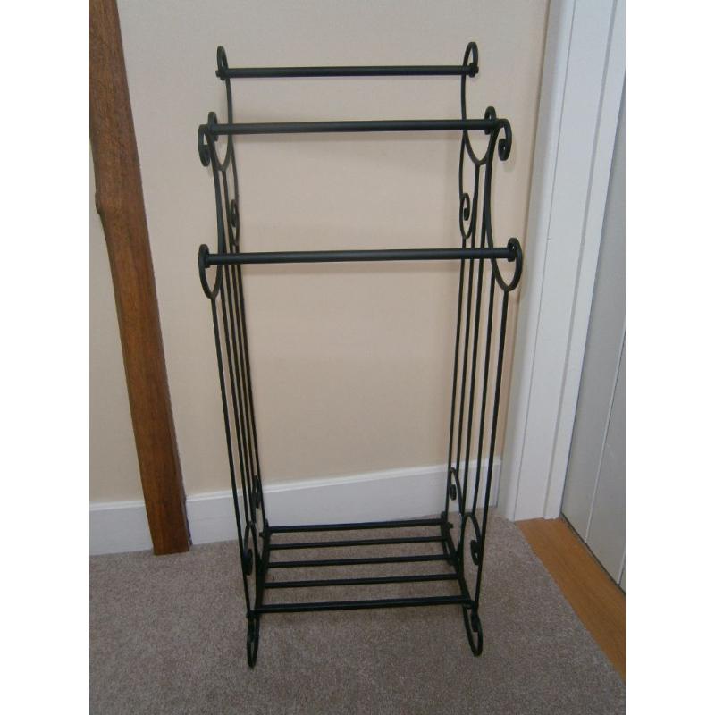 Ornate Vintage Black Metal Free Standing Scroll Tripple Towel Rail & Base Shelf BRAND NEW