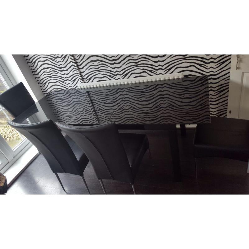 Black Glass Dining Table and 6x Leather Chairs