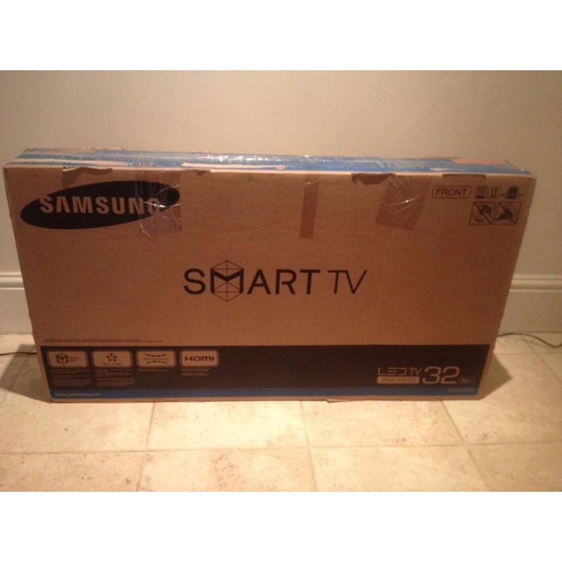 Samsung WHITE Smart Built-In Wi-Fi LED HD 1080p TV , 32" with Freeview HD