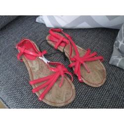 BRAND NEW GIRLS SUMMER SANDALS - SIZE 1