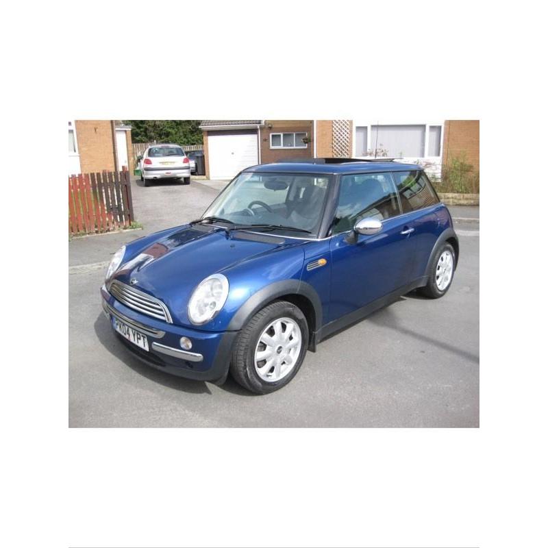 Mini one 1.6 2004 in blue. Electric panoramic sunroof