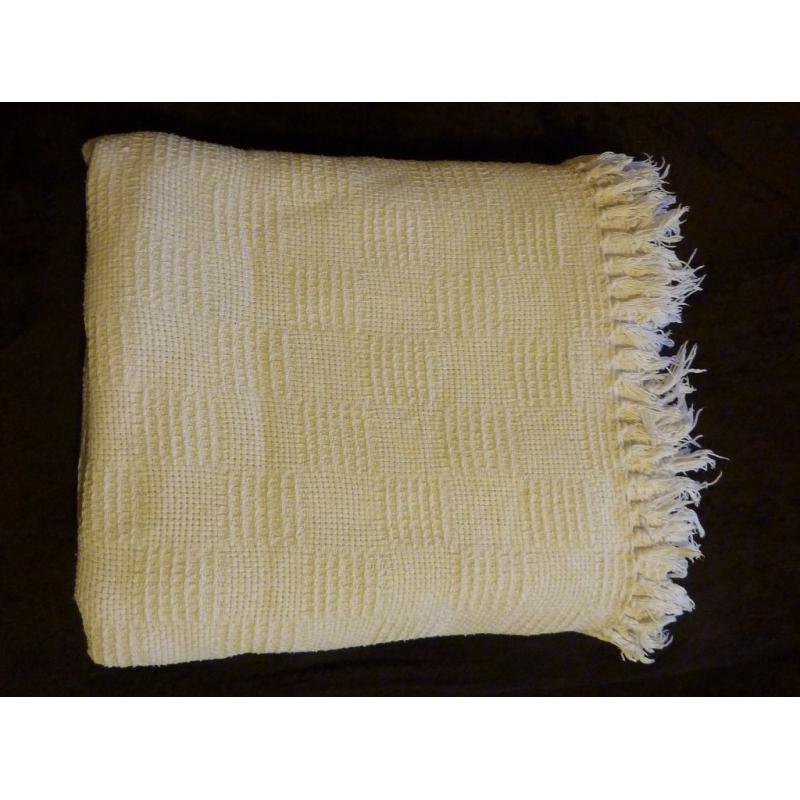 LARGE CREAM THROW