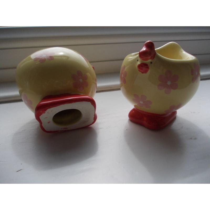 WHITTARDS PAIR OF YELLOW CHICK EGG CUPS