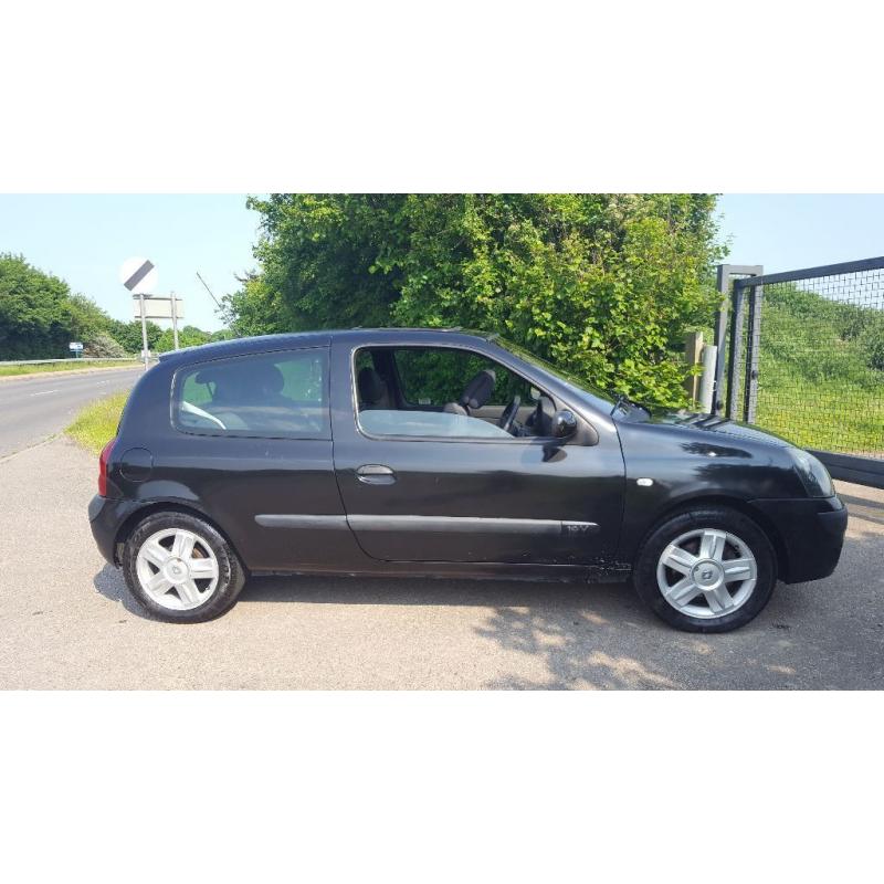 2005 Renault clio great little car 1yr Mot