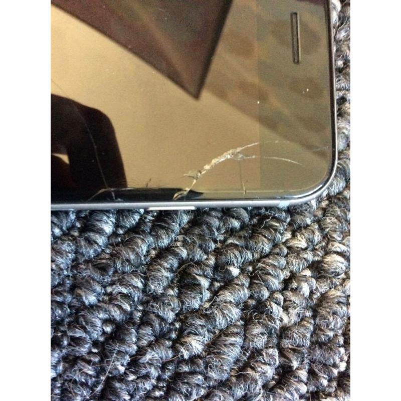 iPhone 6 cracked screen