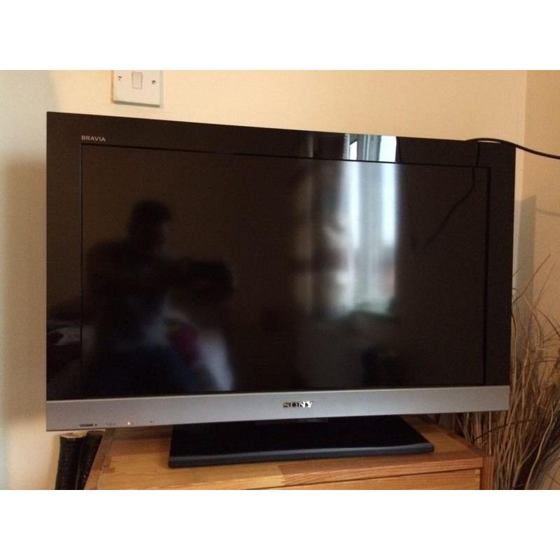 Sony Bravia 32" HD ready LCD TV built in free view