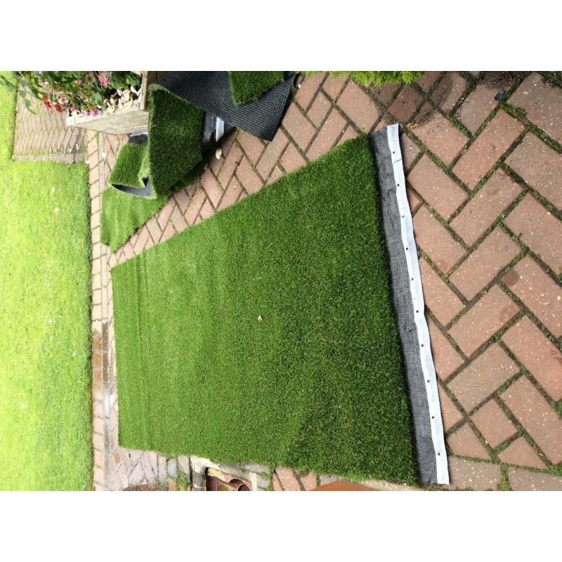 Artificial NAMGRASS 40ins by 79ins + some smaller piecesz