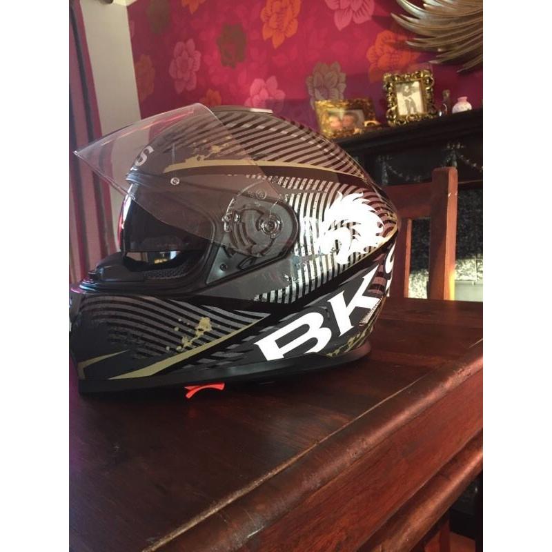 BKS MOTORBIKE HELMET IMMACULATE CONDITION XS