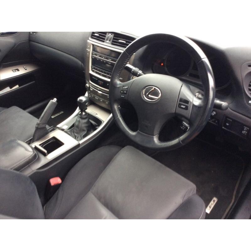 Lexus 220 d. Beautiful condition. Well maintained MOT 12 months