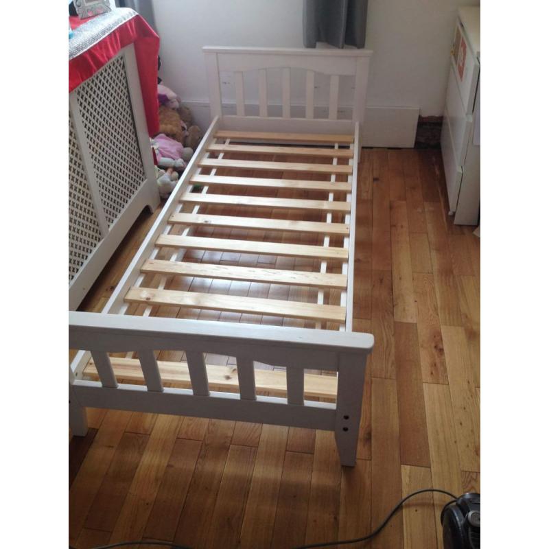 Childs bed