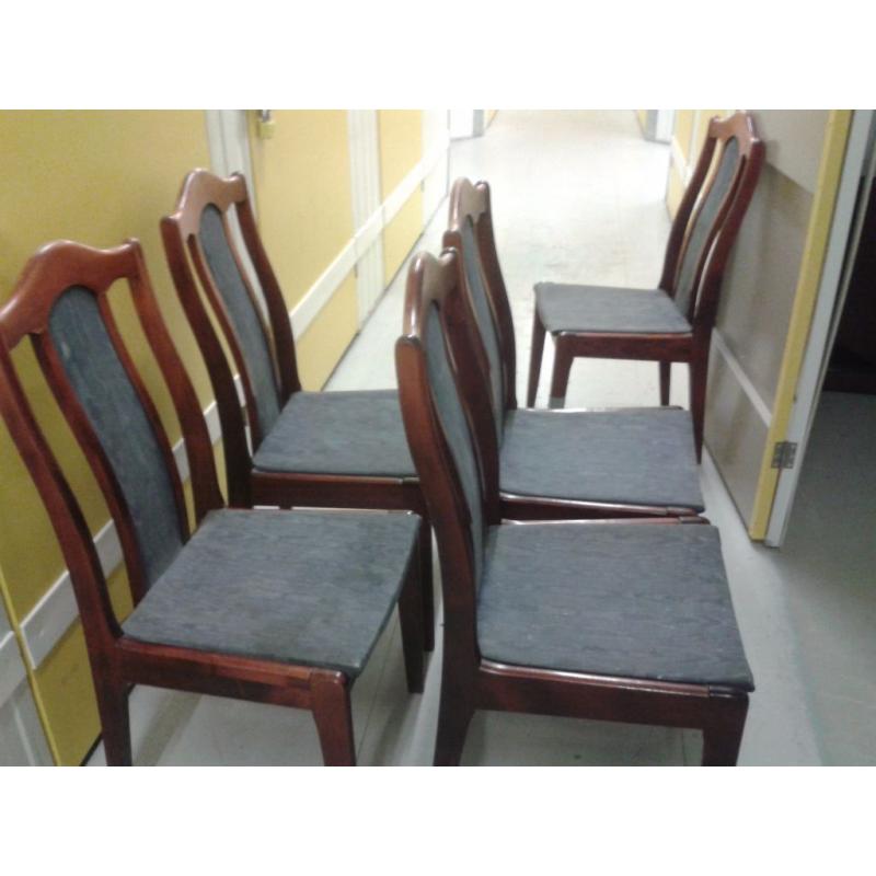 4 dining chairs,mahogany,solid wood,good condition,match my round table