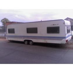 SPACIOUS HOBBY PRESTIGE 720 UML 5 BERTH CARAVAN