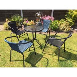 Bistro/patio set with 4 chairs