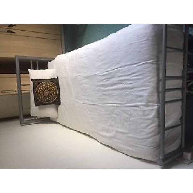 Single bed with metal frame